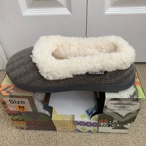Woman’s slippers size 7-8